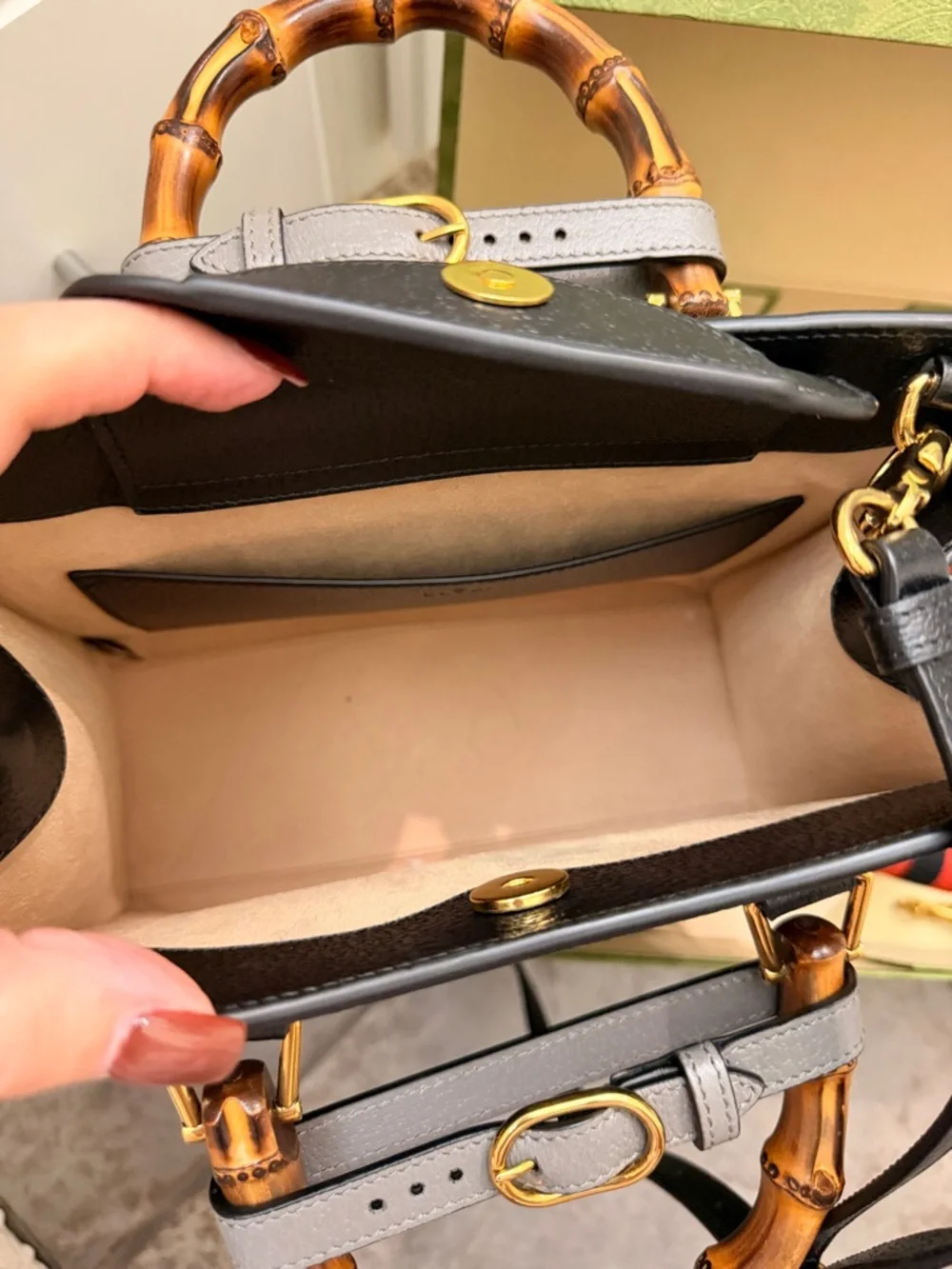 Gucci Diana Medium bag 2023 - Picture 9 of 11